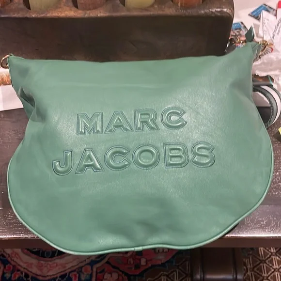 🥳🎉HOST PICK🎉🥳Gorgeous Marc Jacob’s leather bag - Picture 6 of 12